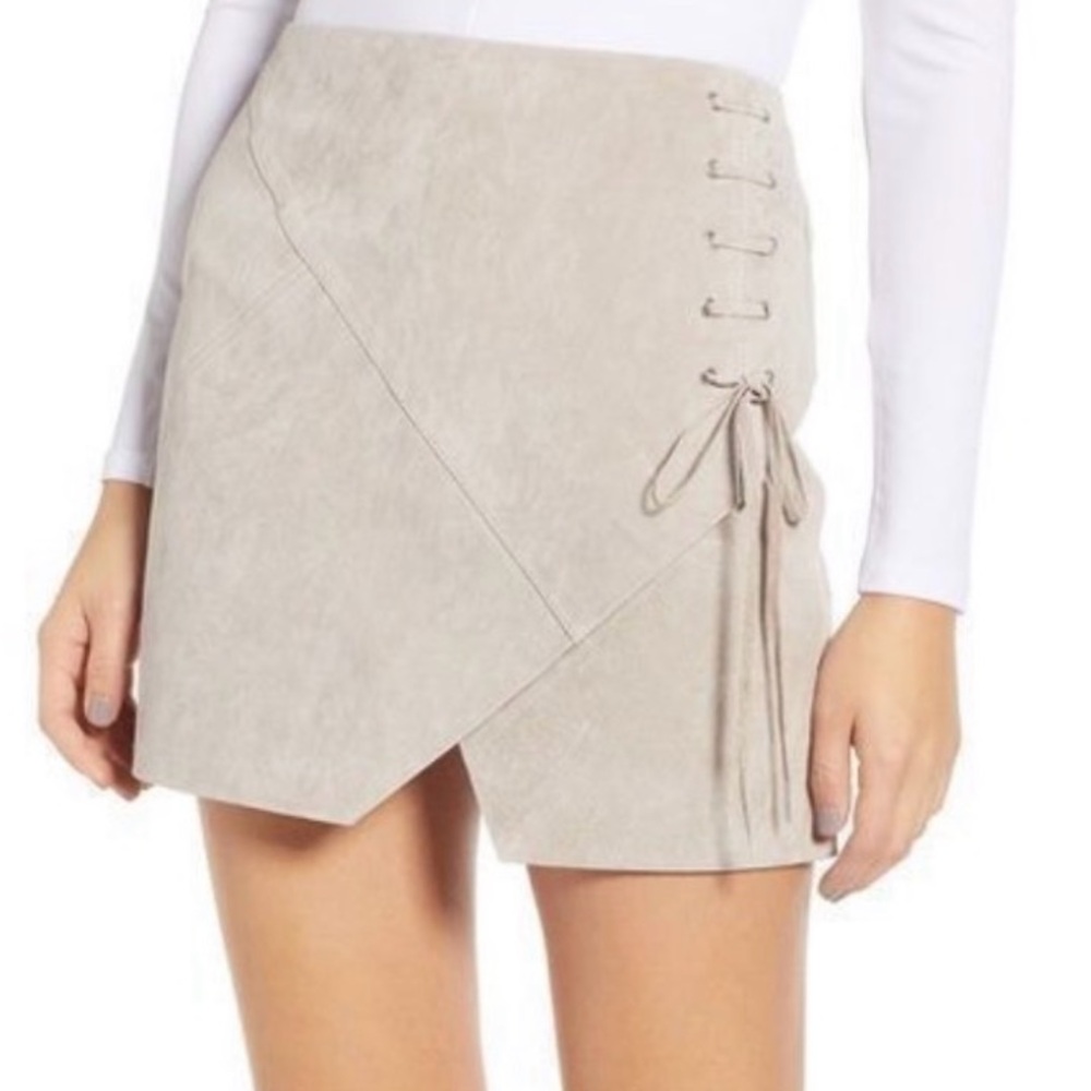 Blank NYC Cream Suede Front Lace Up Grommet  Suede Leather Mini Skirt
